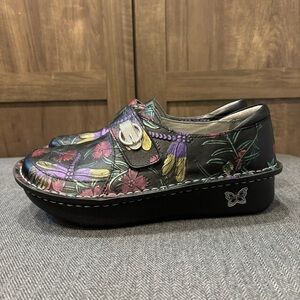 ALEGRIA Leather Slip On Shoes 7-7.5 
Black Floral Butterlies
